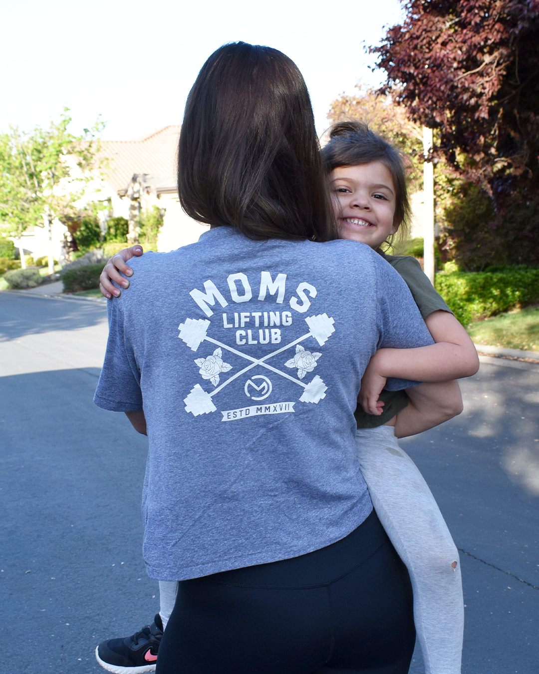 Moms Lifting Club Crop Shirt
